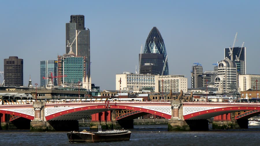 Bursa de la Londra — din cafenele la centrul finanțelor