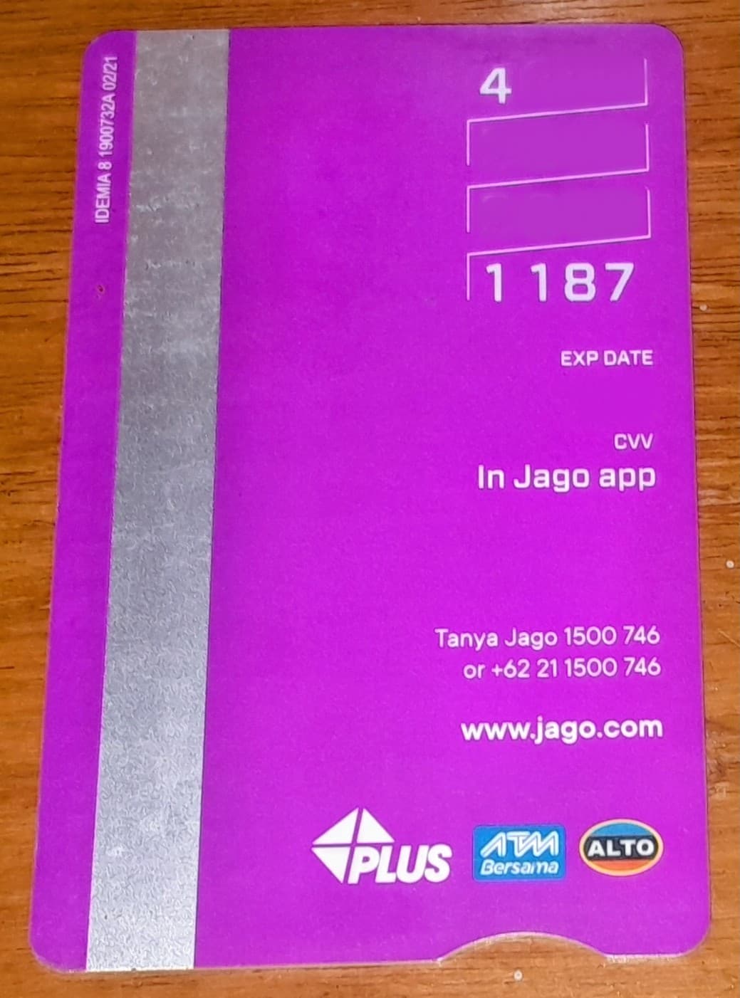 Card de credit vs card de debit — care e diferența
