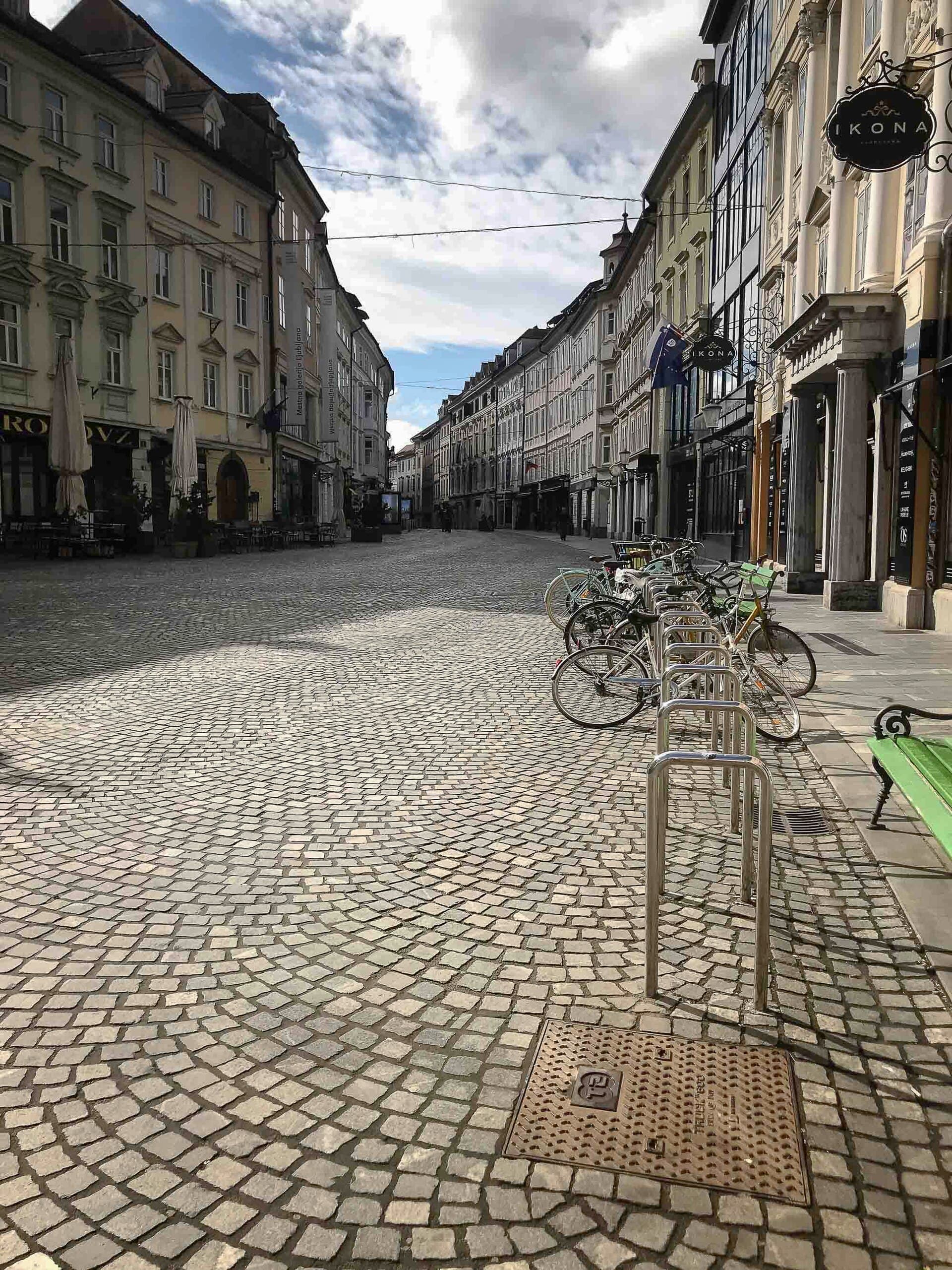 Criza COVID — economia oprită cu butonul